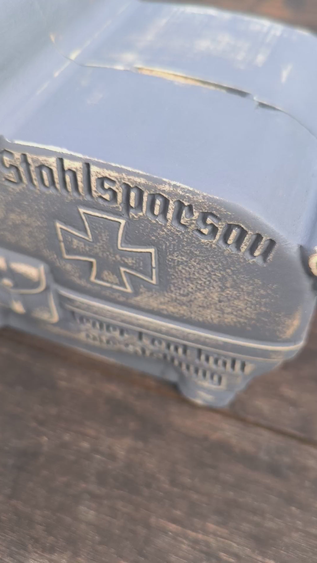 Sparschwein, Sparbüchse, Spardose -  "Stahlsparsau" aus Holz mit Musikfunktion – Handgefertigte Spardose mit individuellem MP3-Sound