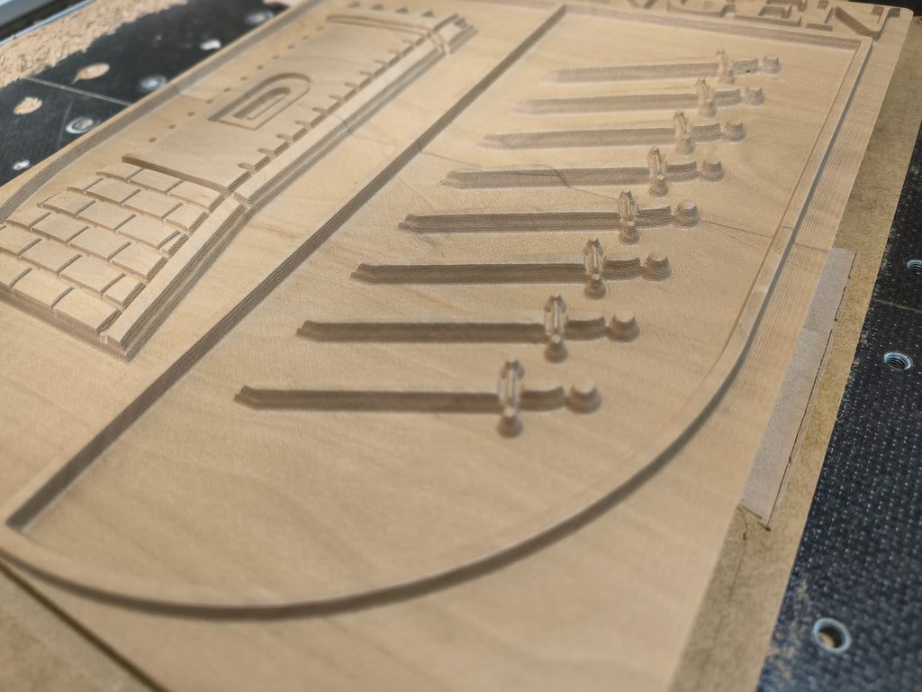 Wappen aus Holz individuell anfertigen | CNC-gefräst & 3D-Modell
